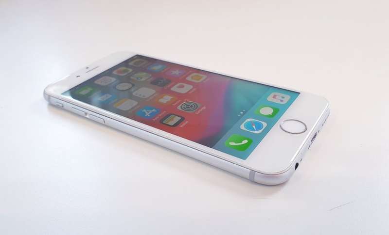 APPLE IPHONE 6 - 16GB - SILVER/WHITE
