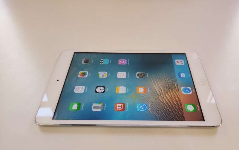 APPLE IPAD MINI 16GB - WIFI - WHITE + Samsung Tab 3 Lite - 3g