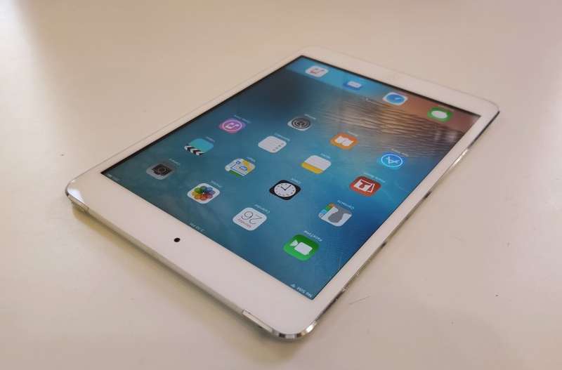 APPLE IPAD MINI 16GB - WIFI - WHITE + Samsung Tab 3 Lite - 3g