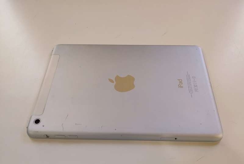 APPLE IPAD MINI 16GB - WIFI - WHITE + Samsung Tab 3 Lite - 3g
