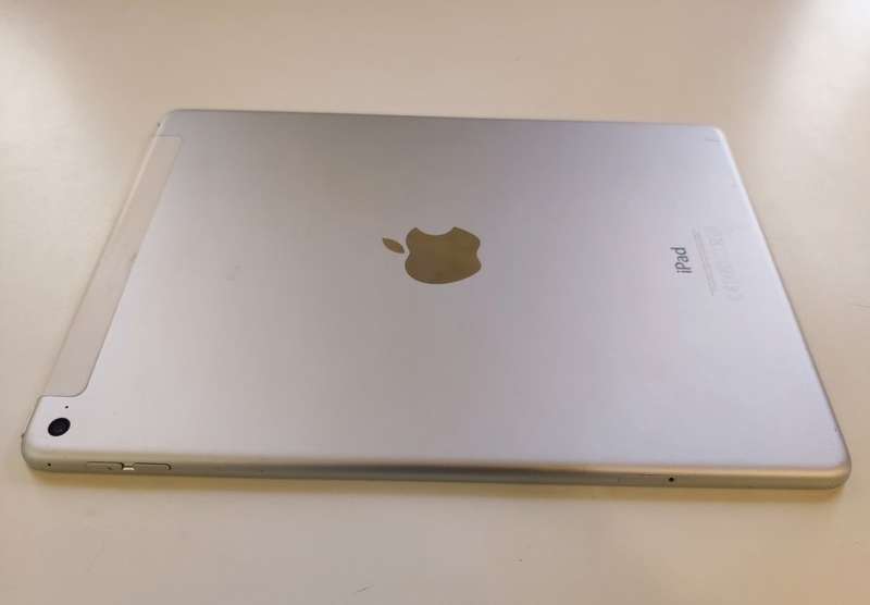 APPLE IPAD AIR 2 - 16GB - WIFI and 4G - SILVER