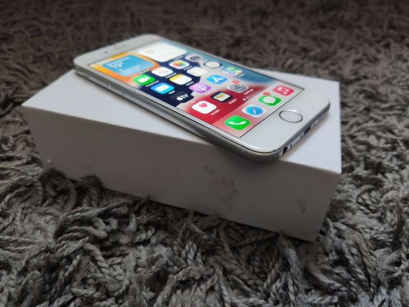 APPLE IPHONE 6S - 64GB - SILVER