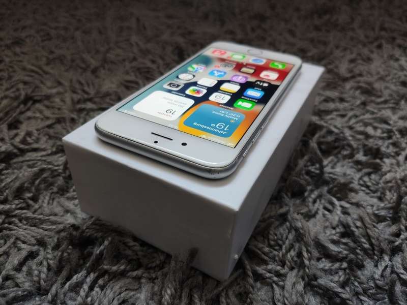 APPLE IPHONE 6S - 64GB - SILVER