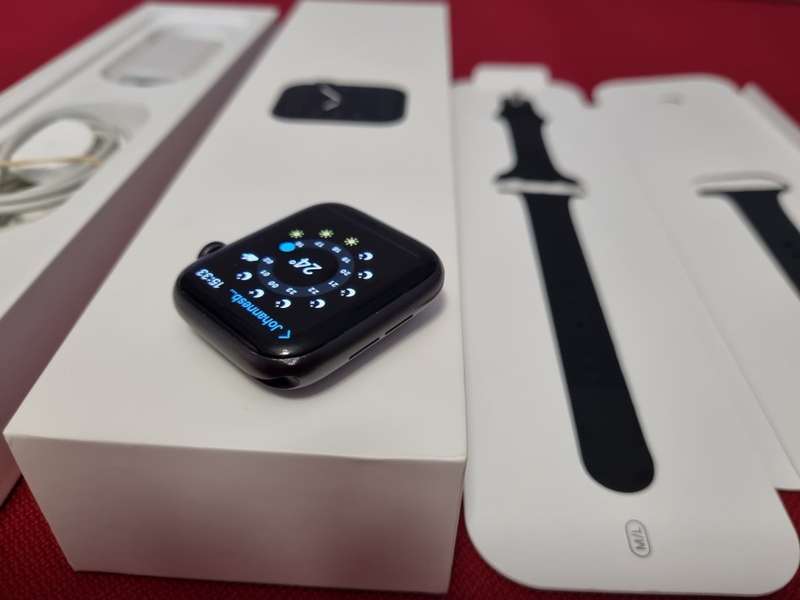 APPLE WATCH SERIES 5 - 44MM - SPACE GREY