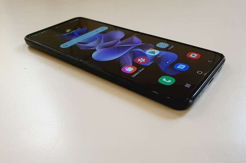 Samsung Galaxy Z Flip 3 - 256GB - Black