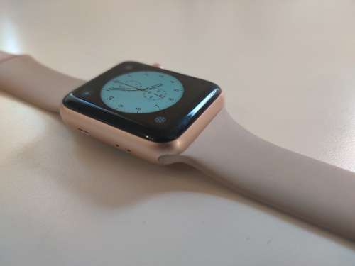 APPLE WATCH SERIES 3 - 42MM - GOLD ALUMINIUM WITH PINK SPORT BAND