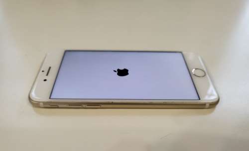 APPLE IPHONE 7 256GB - GOLD - PHONE STUCK ON APPLE LOGO SCREEN