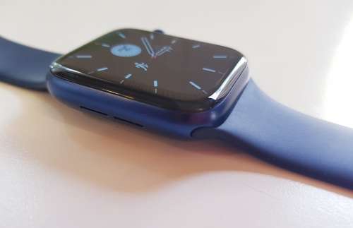 APPLE WATCH SERIES 6 - 44MM - BLUE WITH NAVY SPORTS BAND - GPS