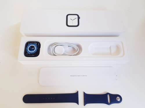 APPLE WATCH SERIES 6 - 44MM - BLUE WITH NAVY SPORTS BAND - GPS