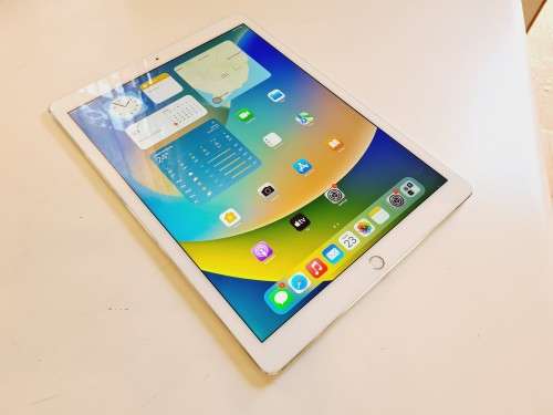IPAD PRO 2ND GEN - 256GB - WIFI - 12.9` RETINA DISPLAY!!!