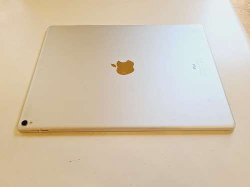IPAD PRO 2ND GEN - 256GB - WIFI - 12.9` RETINA DISPLAY!!!