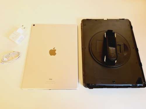 IPAD PRO 2ND GEN - 256GB - WIFI - 12.9` RETINA DISPLAY!!!