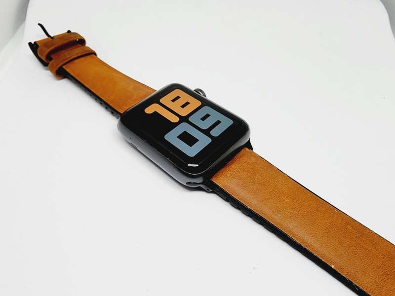 APPLE WATCH SERIES 2 - 42MM - WITH BROWN LEATHER STRAP