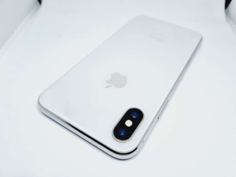 APPLE IPHONE X 64GB - SILVER