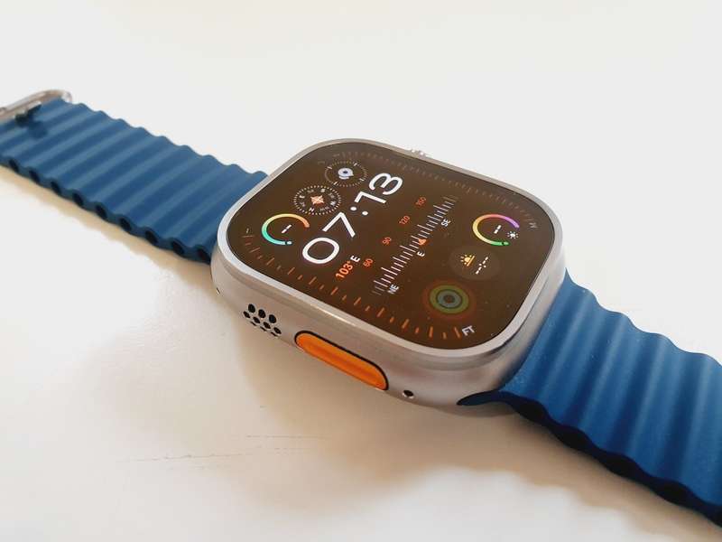 APPLE WATCH ULTRA 2 - 49MM - GPS + CELLULAR - TITANIUM WITH BLUE OCEAN BAND