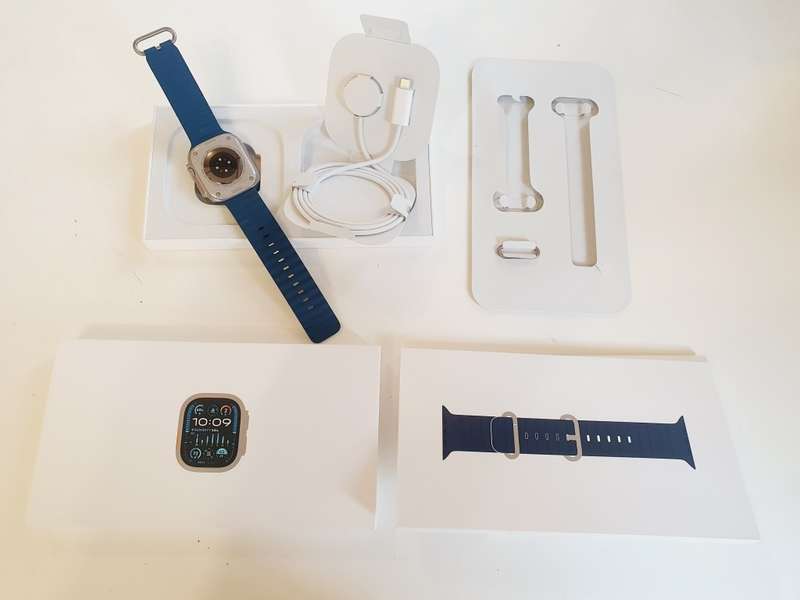 APPLE WATCH ULTRA 2 - 49MM - GPS + CELLULAR - TITANIUM WITH BLUE OCEAN BAND