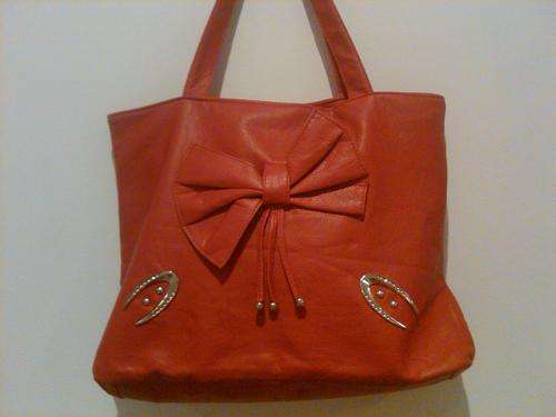 BISCAST LEATHER HANDBAGS IN RED!!!