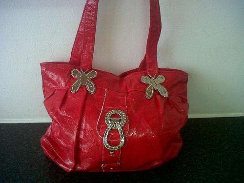 HANDBAGS IN RED