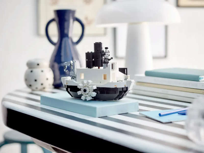 LEGO® Disney - Mini Steamboat Willie (40659)