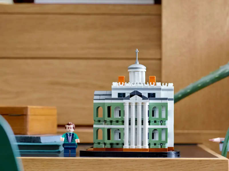 LEGO® Mini Disney The Haunted Mansion (40521)