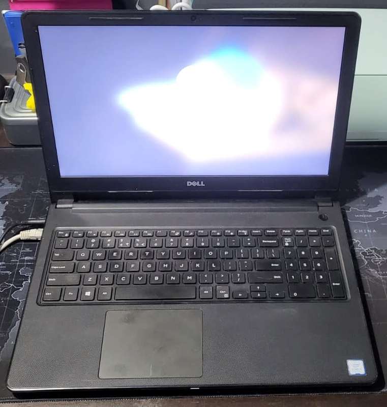 Dell Vostro 15 3568 Laptop | i5 7200 2.5GHz | 8GB DDR4 | 256GB SSD
