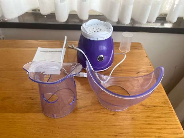 OSENJIE Professional Facial Steamer.  Model: BY1078