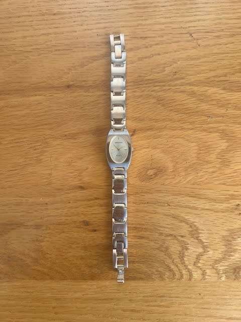 La Montre gold-plated watch