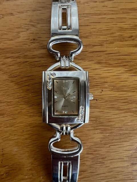 Diva Quartz gold-plated watch