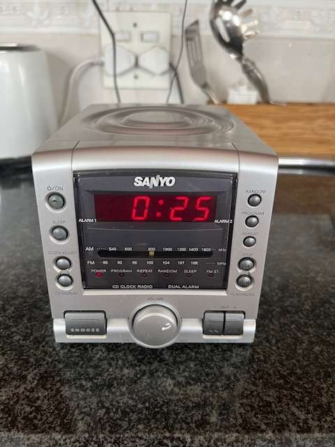 Used SANYO cd clock radio Model: RM-D500