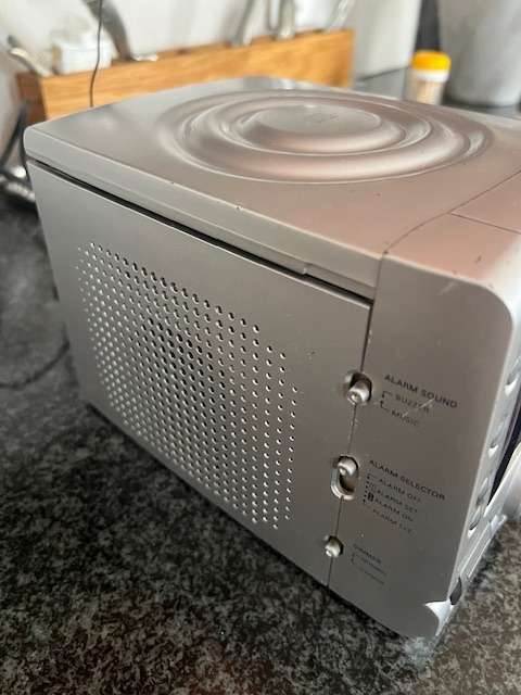 Used SANYO cd clock radio Model: RM-D500