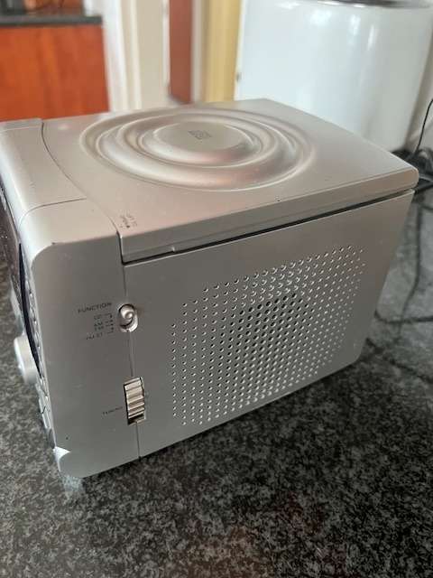 Used SANYO cd clock radio Model: RM-D500