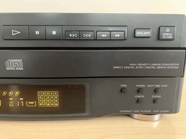 Sony CDP-C322M 5 Disc Carousel CD Player Digital Servo System Black