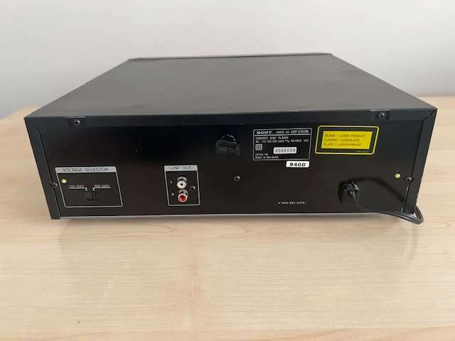 Sony CDP-C322M 5 Disc Carousel CD Player Digital Servo System Black