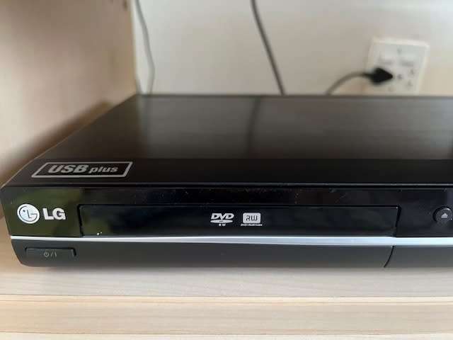 LG Digital DVD Recorder Model: DR389 with remote