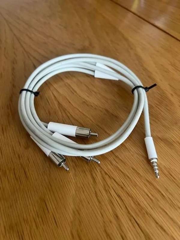 1M 3.5mm Male Aux Jack to 3 RCA Cable