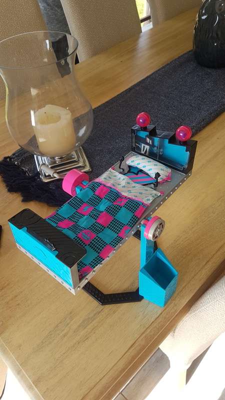Monster High Dolls: Frankie Stein Doll bed