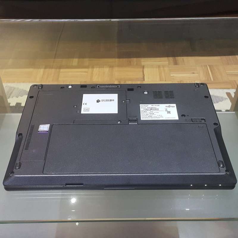 **POWER PACKED** FUJITSU 14" / 7TH GEN I5 3.1GHz / 256SSD / 8GB DDR4/INTEL HD 620 / 4G/GPS NAV / FHD