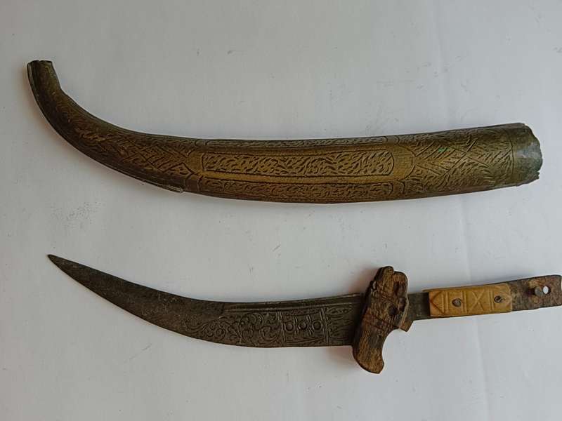 Abyssinian hand-crafted tribal knife (100+ years old)