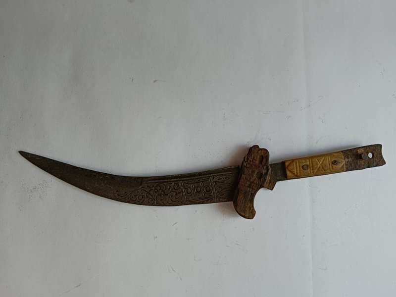 Abyssinian hand-crafted tribal knife (100+ years old)