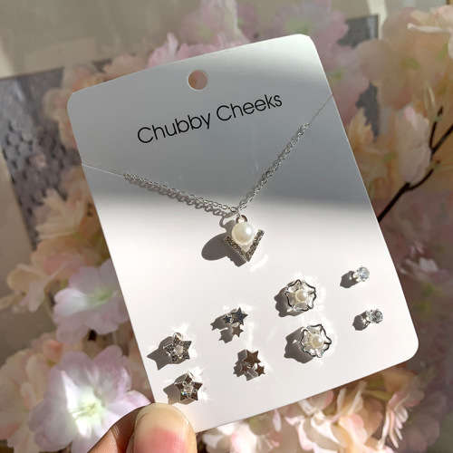 Gorgeous Pearl and geometric pendant  and matching earrings!