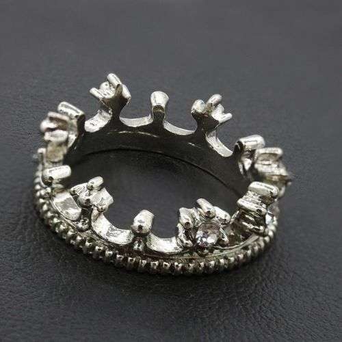 Stunning silver plated crown ring with AAA sim diamonds
