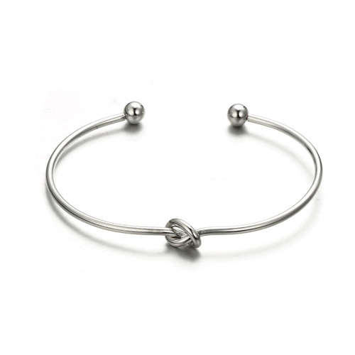 Stunning Silver plated Knot bracelet