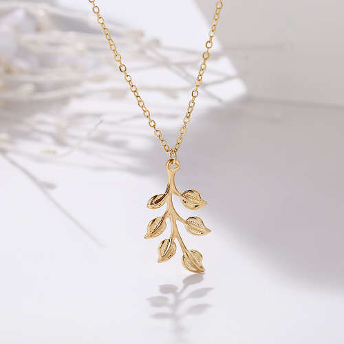 Stunning gold plated leaf pendant and chain