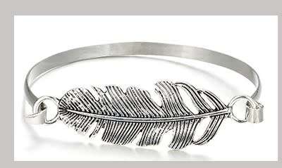 Stunning silver plated feather bracelet