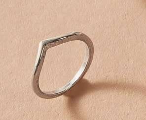 Stunning Tibetan silver V ring