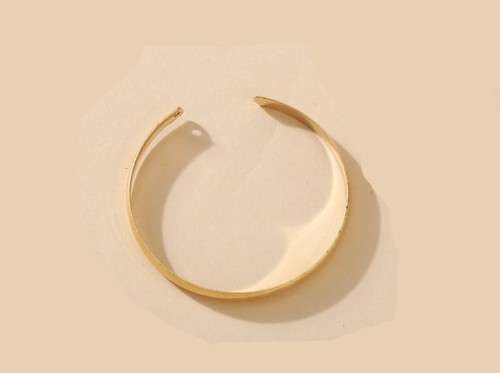 Stunning 9ct gold plated  bangle