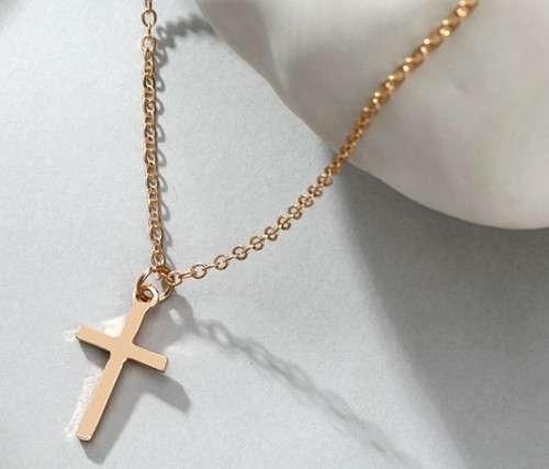 Gorgeous 9ct gold plated cross and chain