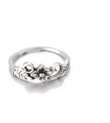 Stunning 925 silver plated daisy ring