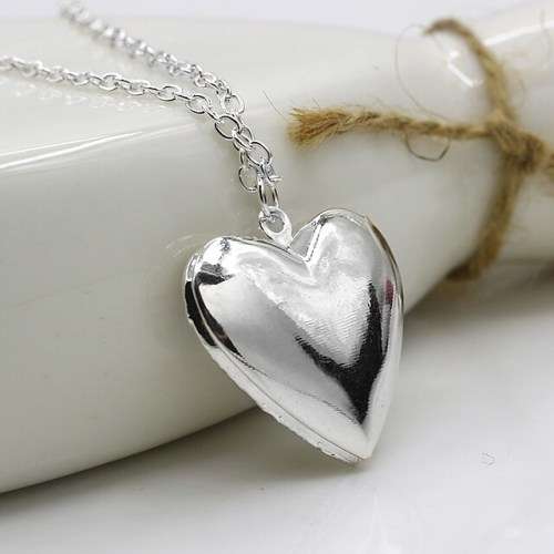 Gorgeous Filigree locket pendant and chain