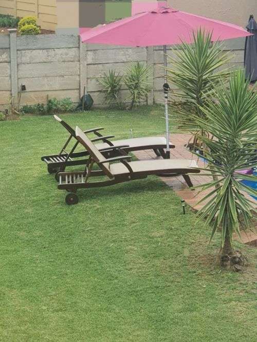 Cantilever Outdoor Umbrella Stand & Weight Only